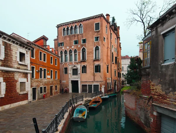 Empty street  canal — 图库照片