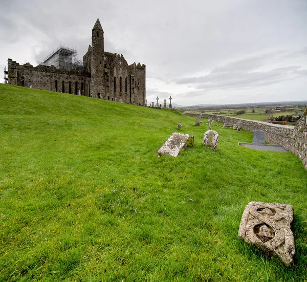 Рок замку в місті Cashel — стокове фото