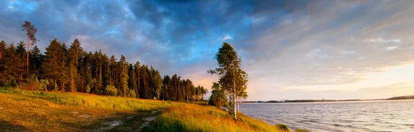 View of the evening on lake — Stockfoto