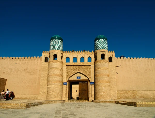 Gates of the Kunya-ark citadel — Stockfoto