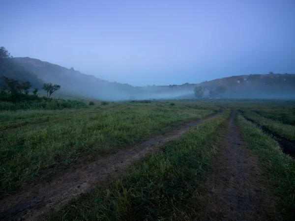 Temprano en la mañana en el río Fotos de stock libres de derechos