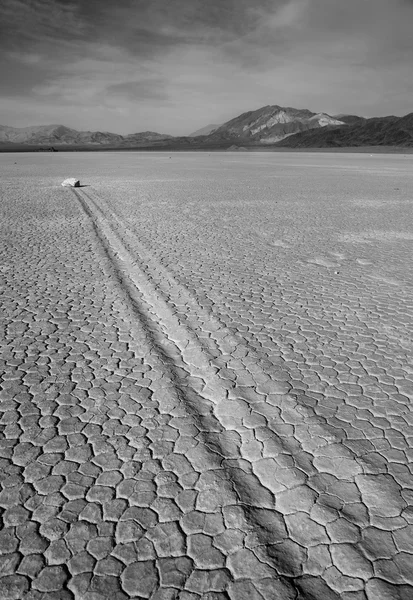 Pedra de vela em Racetrack Playa . — Fotografia de Stock