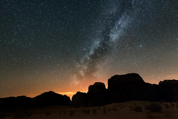 Milky way above desert — Stockfoto