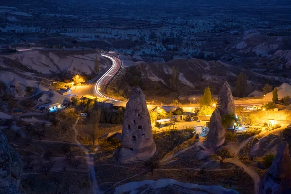 Vista nocturna de la ciudad de Uchisar — Foto de Stock
