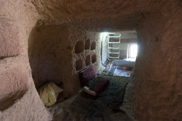 Höhlenwohnungen und Kolumbarien im Inneren lizenzfreie Stockfotos