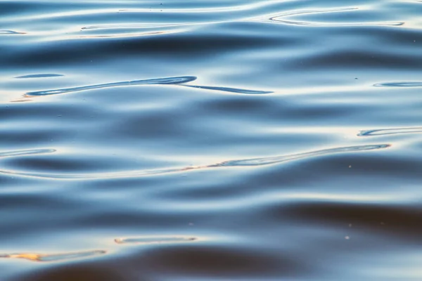 Nieostre Niebieskie Tło Powierzchni Wody — Zdjęcie stockowe