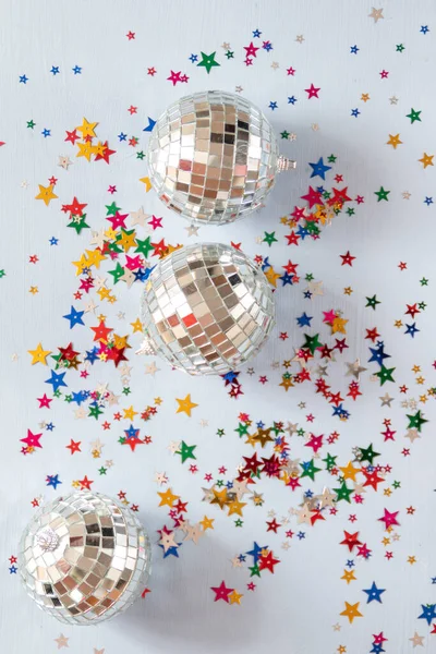 Palla Discoteca Sfondo Blu Con Stelle Multicolori Coriandoli — Foto Stock