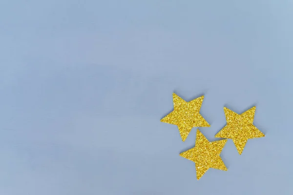 Estrellas Doradas Sobre Fondo Azul Plantilla Tarjeta Felicitación Con Espacio —  Fotos de Stock