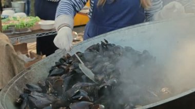 Açık ateşte ızgara et ve sebze ızgara