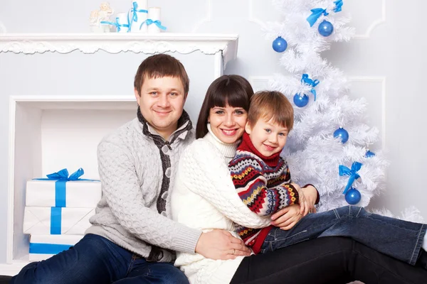 Weihnachtsfamilie, Winter und Glückskonzept. — Stockfoto