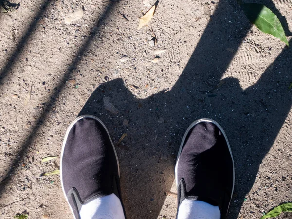 Feet Man Shoes Ground Sharp Shadow — Stock Photo, Image