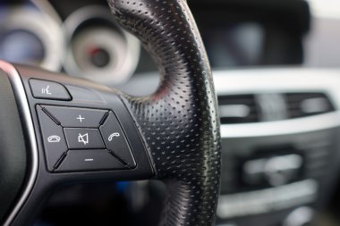 Direksiyon simidi arabasının, Ayrıntılar telefon ayarlama denetimleri