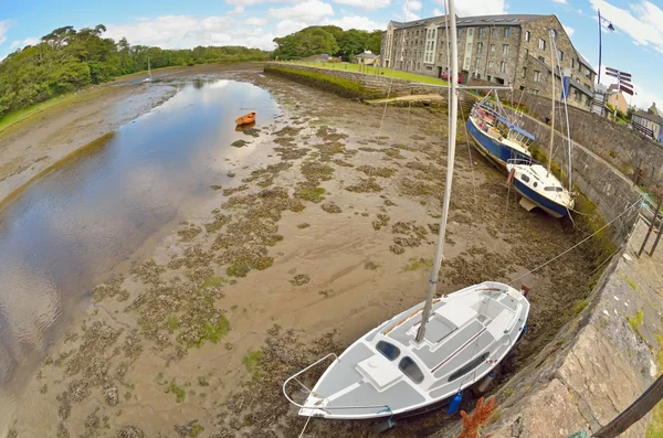 Gamla båtar i Irland county — Stockfoto