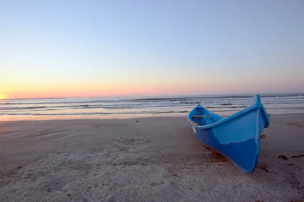 Zonsopgang op strand — Stockfoto