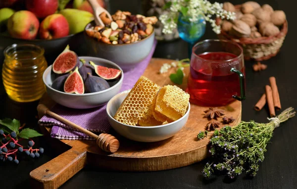 Honey Honeycomb Tea Dried Fruits Figs Autumn Table — Stock Photo, Image