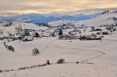 Sirnea Köyü, Brasov Romanya 'da Kış Günbatımı