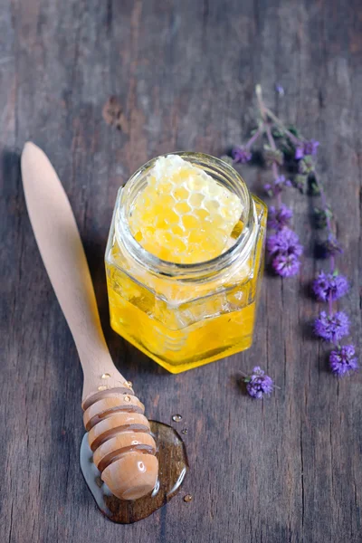 Panal y miel —  Fotos de Stock