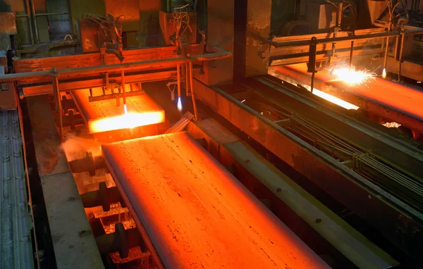 Gas cutting of the hot metal — Stock Photo, Image