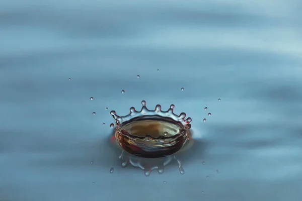 Wassertropfen Spritzkrone, Nahaufnahme von Wasserspritzern — Stockfoto