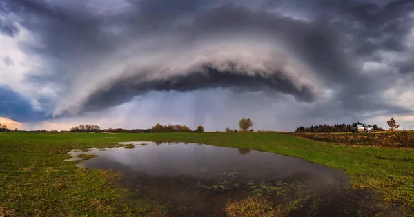 Nuvens de trovoada severas, paisagem com tempestade — Fotografia de Stock