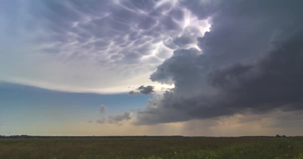 Timelapse de nubes de mammatus después de una tormenta severa — Vídeo de stock