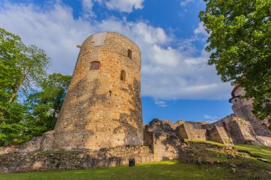 Eski şehir, şehir, kale ve park Cesis, Letonya