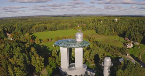 Museo Etno-Cosmológico y Observatorio Moderno en Moletai, Lituania, Europa — Vídeos de Stock