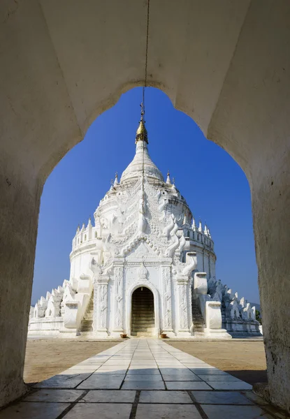 Hsinbyume (Myatheindan) pagode, Mingun, Mandalay, Myanmar — Stockfoto