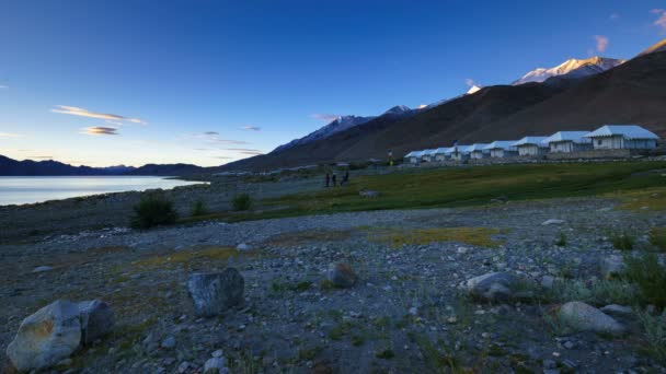 4K Timelapse van zonsopgang bij Pangong meer, Ladakh, Jammu en Kashmi, India — Stockvideo