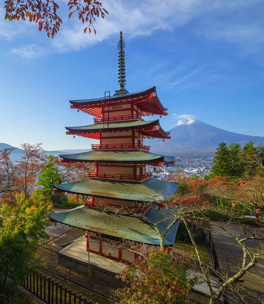 Mt. Fuji con Chureito Pagoda, Fujiyoshida, Giappone — Foto Stock