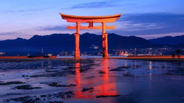 Hiroshima April Час Прольоту Плаваючих Воріт Торії Острові Міядзіма Квітня — стокове відео