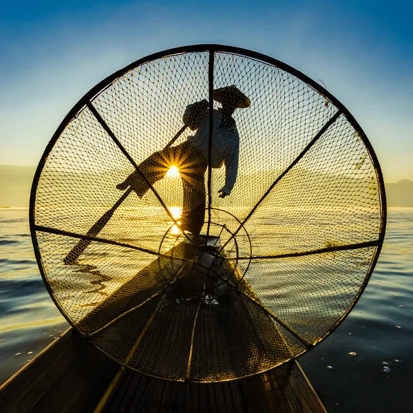 Fishermen in Inle Lake at sunrise, Shan State, Myanmar — Stock Photo, Image