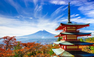 Mt. Fuji ile Chureito Pagoda, Fujiyoshida, Japonya 