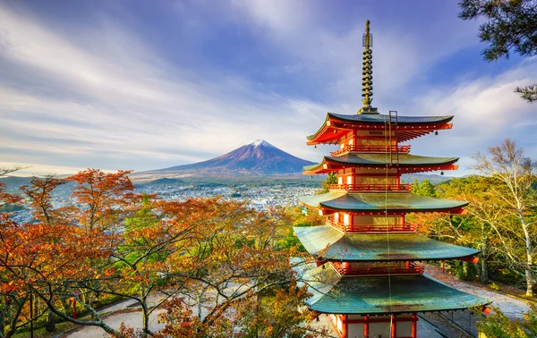 Mount Fuji met Chureito pagode bij zonsopgang, Fujiyoshida, Japan Rechtenvrije Stockfoto's