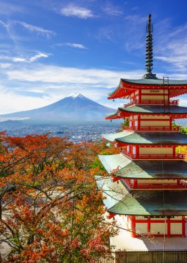 Mt. Fuji ile Chureito Pagoda, Fujiyoshida, Japonya 