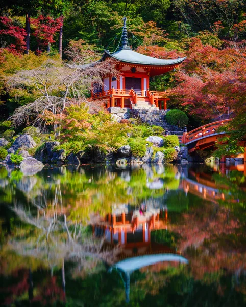 Templo Daigoji en otoño, Kioto, Japón —  Fotos de Stock