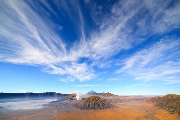 Bromo vulkan på sunrise, östra java, Indonesien — Stockfoto