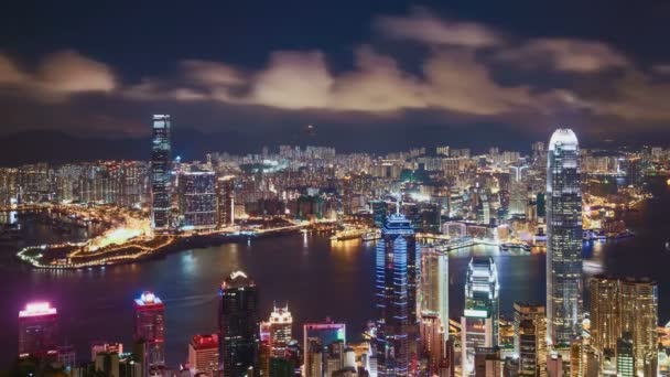 Timelapse del horizonte de Hong Kong por la noche, China — Vídeos de Stock