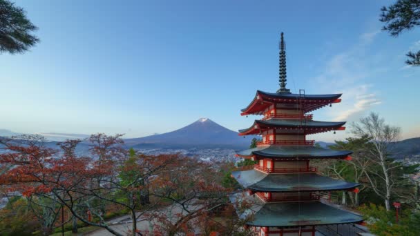 4 k Chureito パゴダ秋、富士吉田市に日の出と富士山のタイムラプス — ストック動画