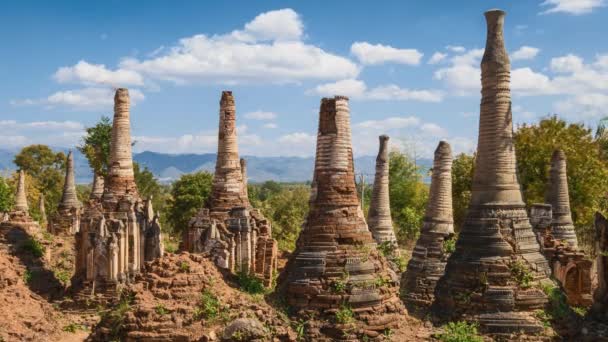 4K Timelapse of Shwe Indein pagoda, Estado de Shan, Mianmar — Vídeo de Stock