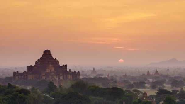 4K Timelapse dos templos de Bagan ao nascer do sol, Mandalay, Mianmar — Vídeo de Stock