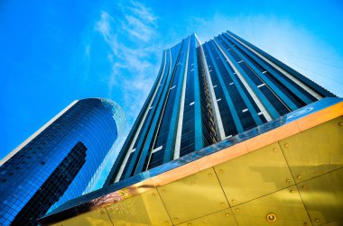 Astana içinde modern binalar