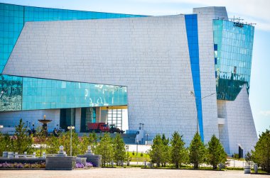 Astana içinde modern binalar
