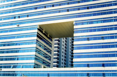 Astana içinde modern binalar