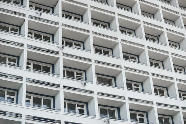 A modern szálloda erkéllyel — Stock Fotó