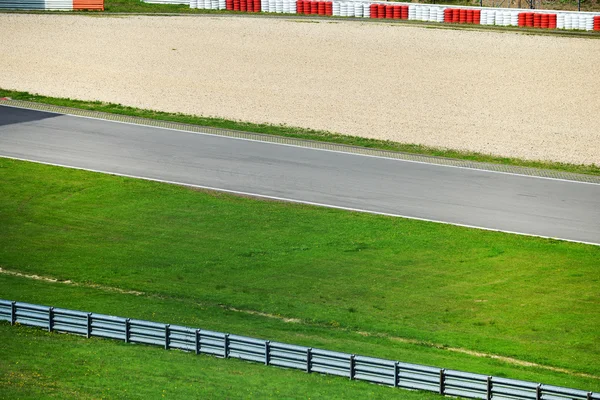 Uitzicht vanaf de pole-position in een circuit. — Stockfoto