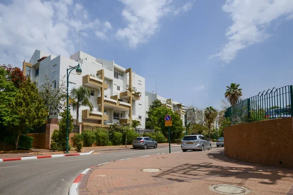 Israel. Tel Aviv. 15 ABRIL 2015. Vista de las calles de la ciudad y la vida urbana. — Foto de Stock