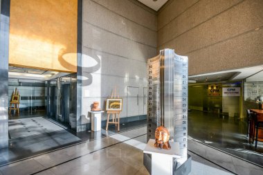 İsrail. Tel Aviv 'de. 15 Nisan 2015 'te. Rubinstein Binası İsrail 'in Tel Aviv şehrinde ünlü bir gökdelendir.. 