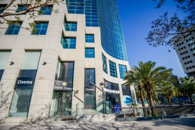 İsrail. Tel Aviv 'de. 15 Nisan 2015 'te. Rubinstein Binası İsrail 'in Tel Aviv şehrinde ünlü bir gökdelendir.. 