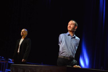 MINSK, BELARUS - 15 Nisan 2016: Minsk 'te ünlü konuşmacı Nick Vuychich. Bir günlük haber